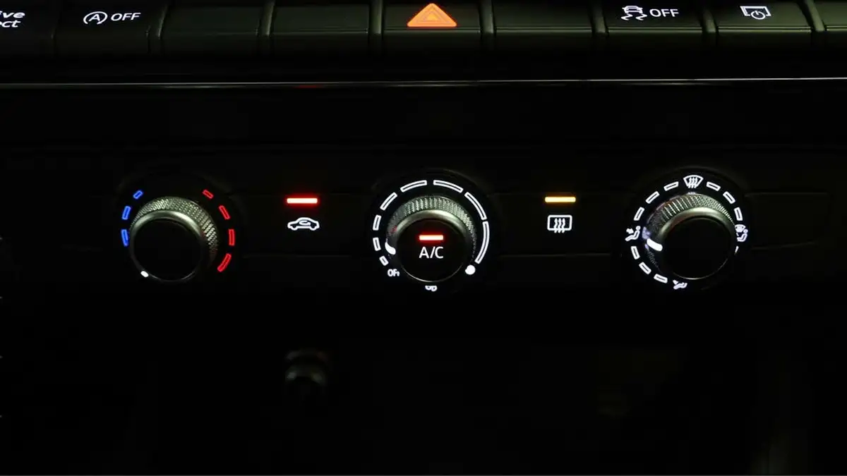2023-audi-q2-10-30-tfsi-sport-big-11