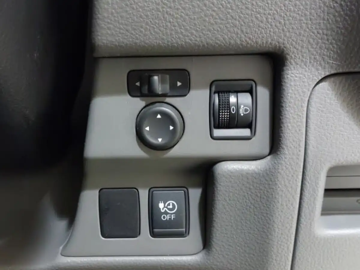 2017-nissan-env200-e-acenta-rapid-plus-combi-7-seater-big-11