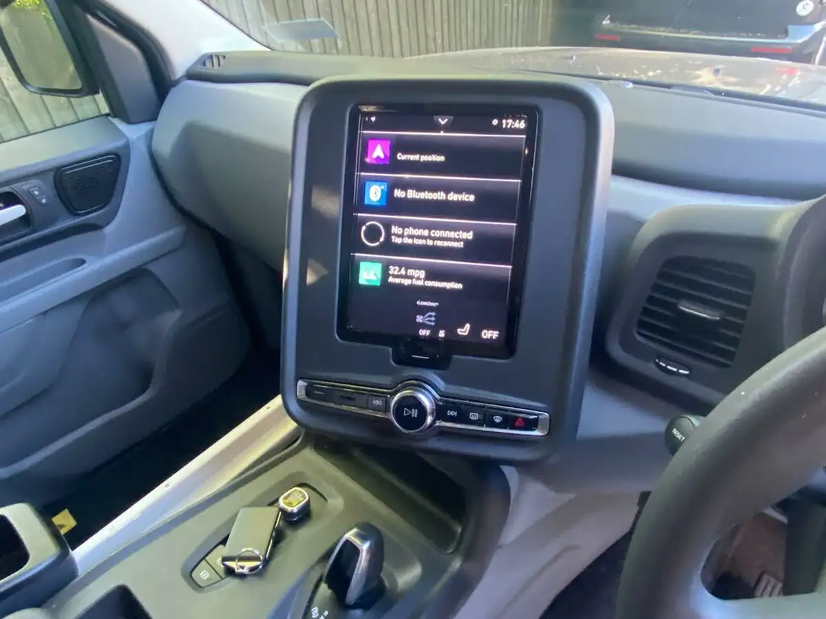 2023-levc-tx-15-vista-taxi-big-17
