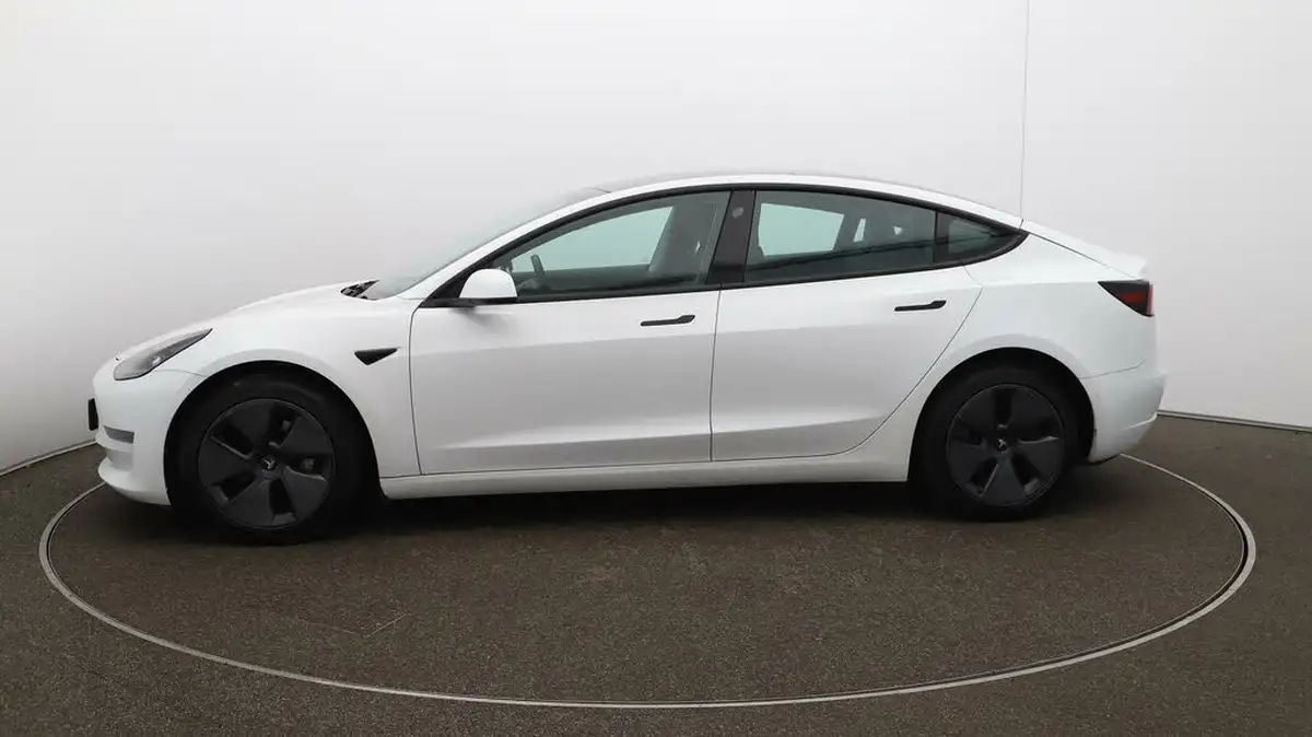 2021-tesla-model-3-e-long-range-awd-big-56