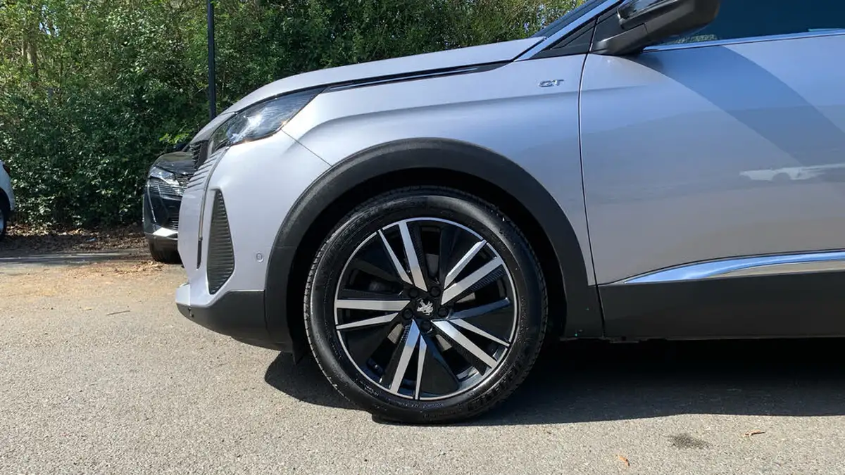 2021-peugeot-3008-suv-12-puretech-gt-premium-big-13