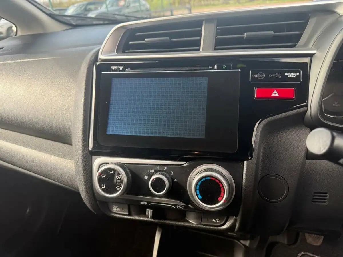 2017-honda-jazz-13-i-vtec-se-big-28