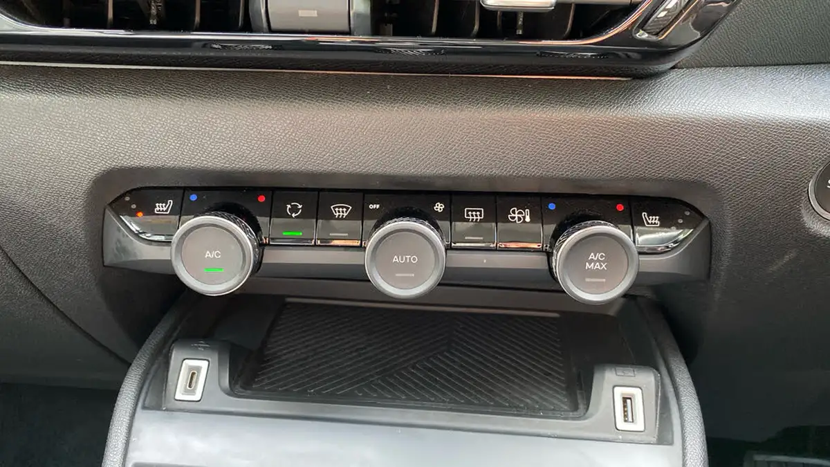 2024-citroen-c4-12-puretech-max-130ps-ss-eat8-big-38