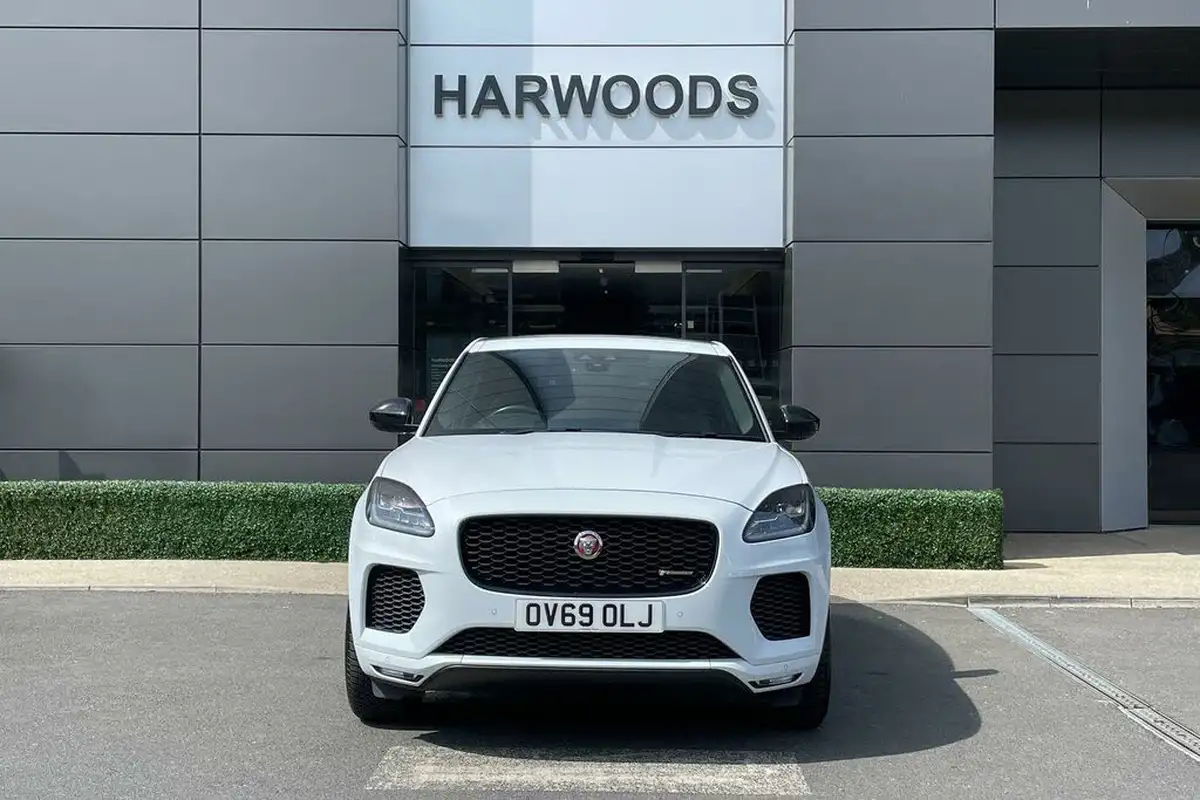 2019-jaguar-e-pace-20-i4d-chequered-flag-150ps-big-12