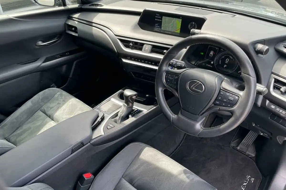 2021-lexus-ux-250h-20-ux-184bhp-without-navigation-big-4