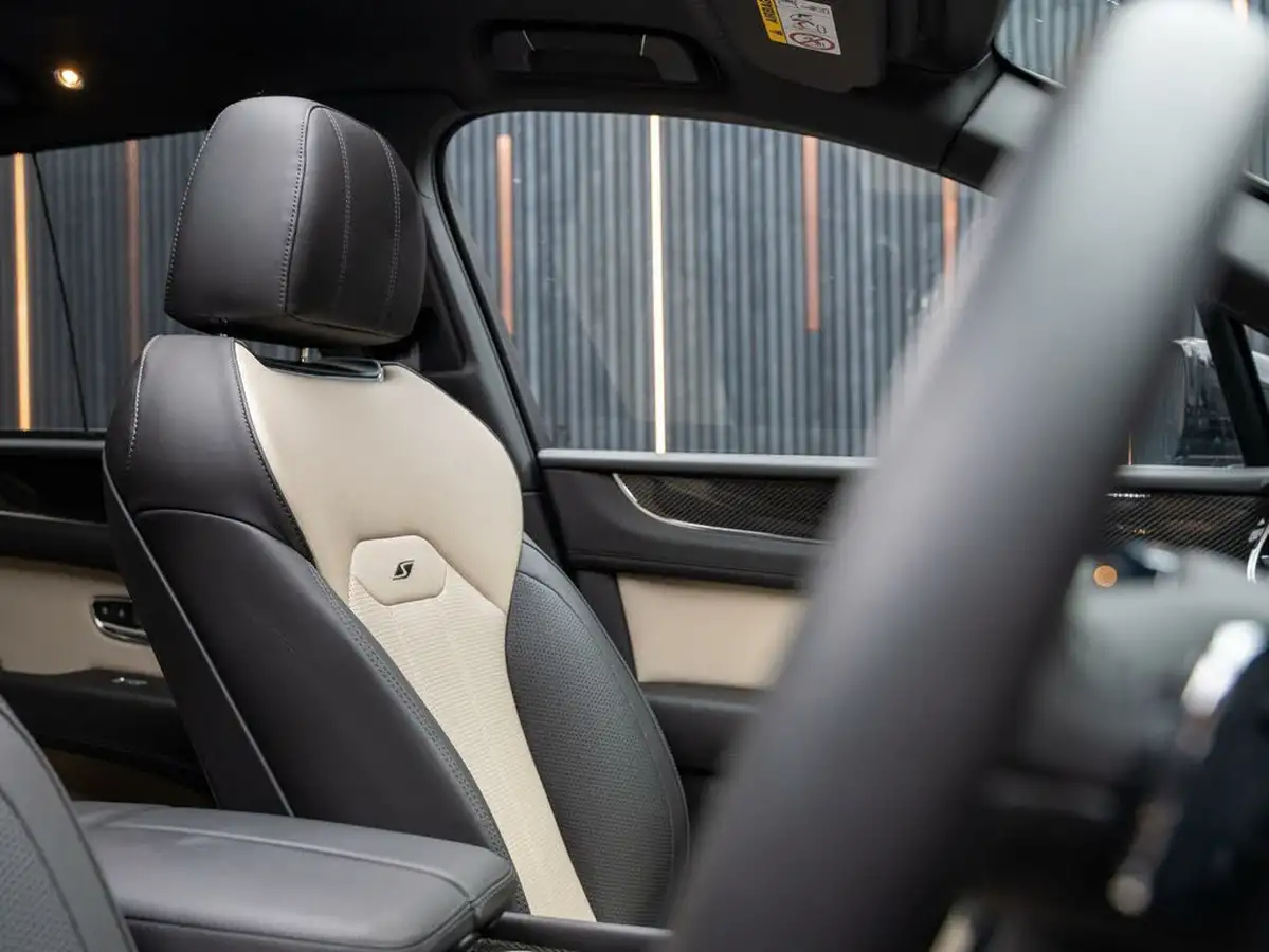 2022-bentley-bentayga-40-v8-s-big-36