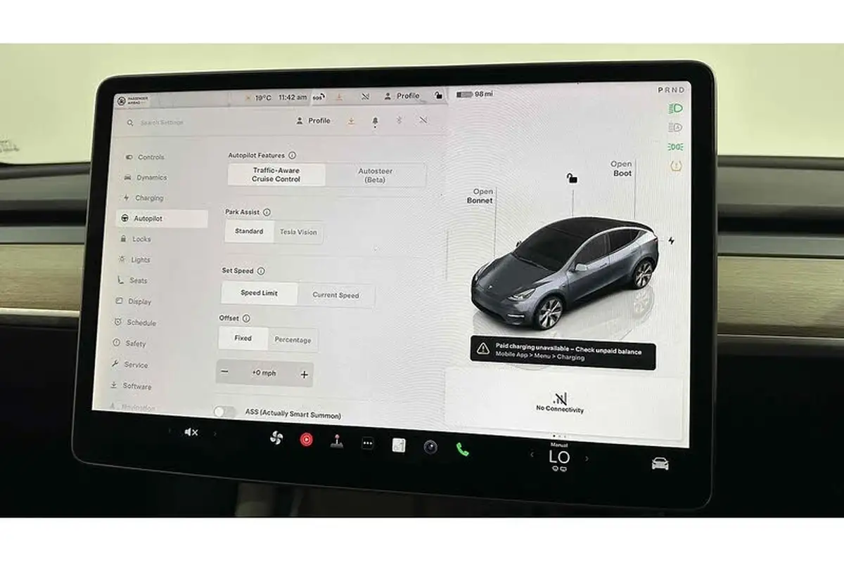 2022-tesla-model-y-e-long-range-big-39