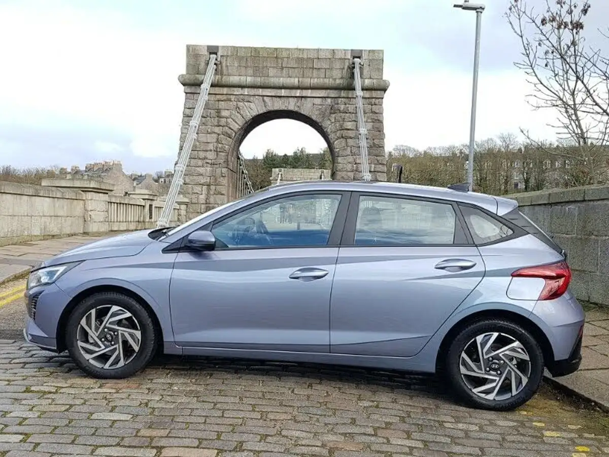 2024-hyundai-i20-10-t-gdi-advance-big-3