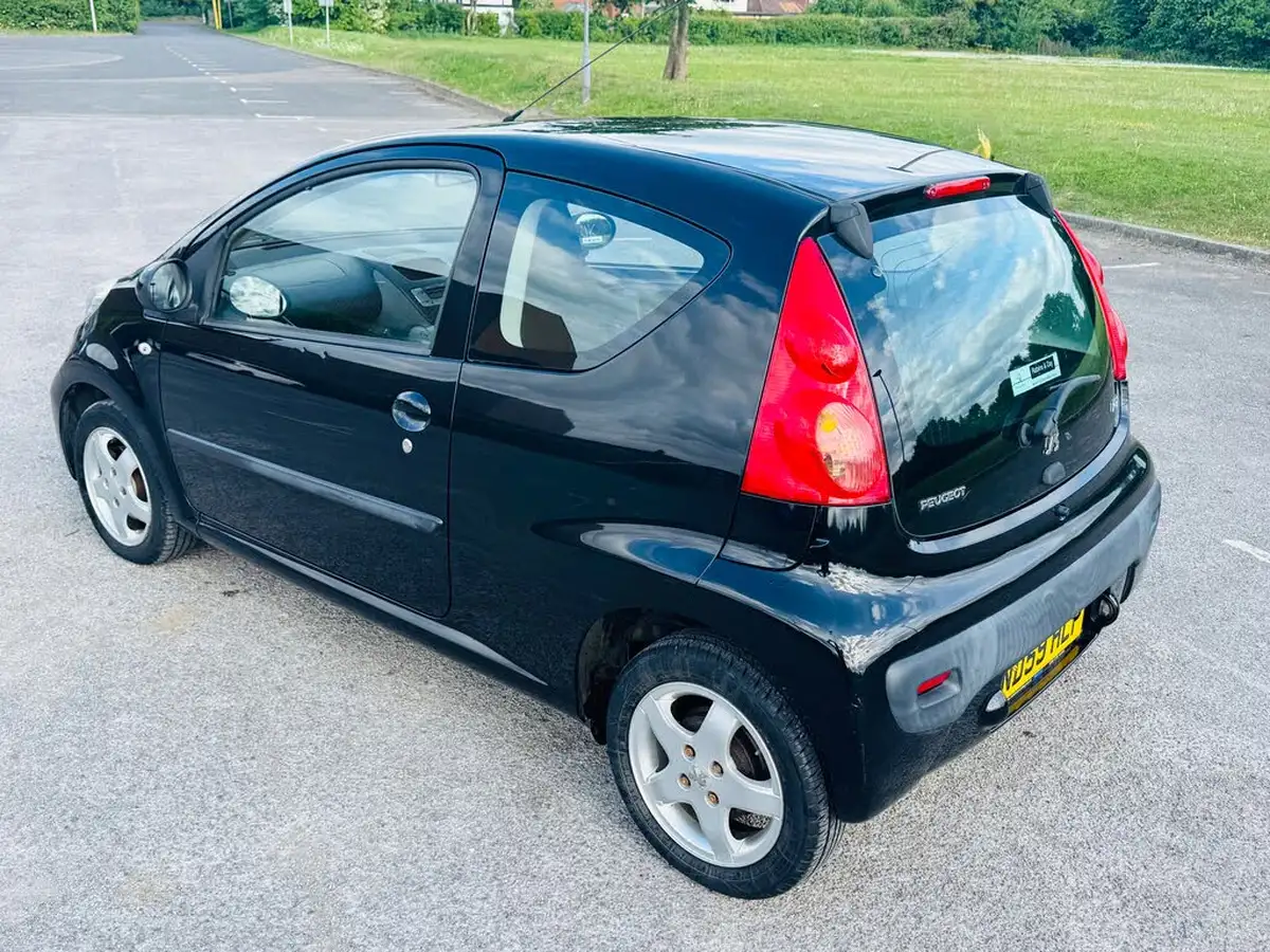 2009-peugeot-107-10-verve-3d-big-13