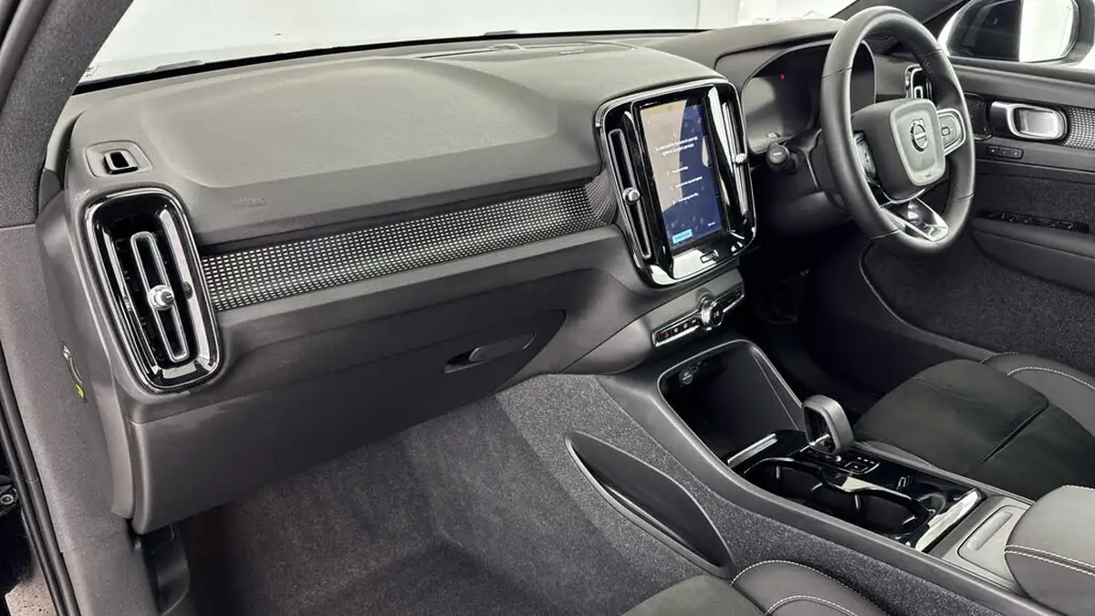 2022-volvo-c40-e-twin-recharge-pro-big-9