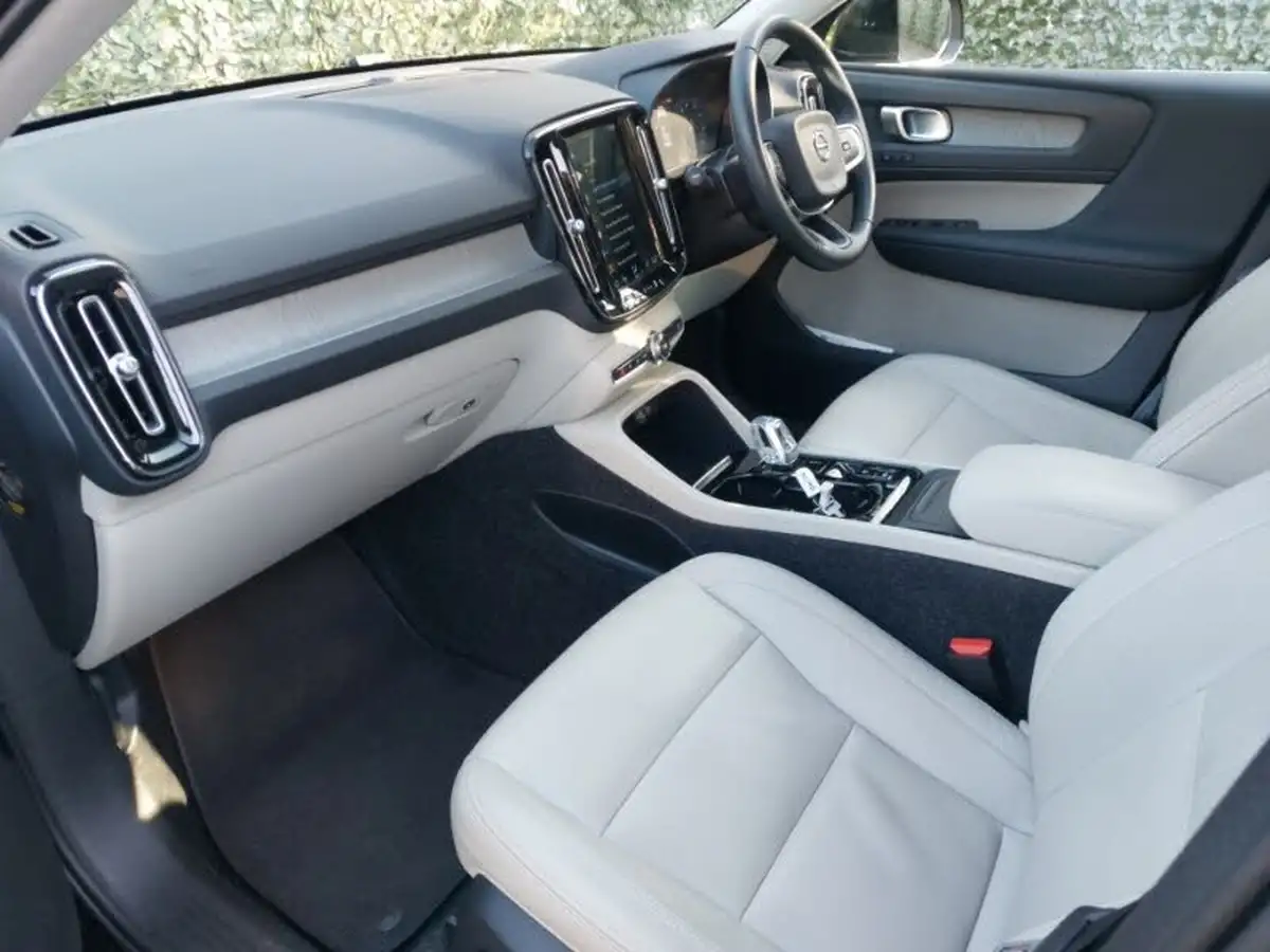 2020-volvo-xc40-20-t4-inscription-awd-big-4
