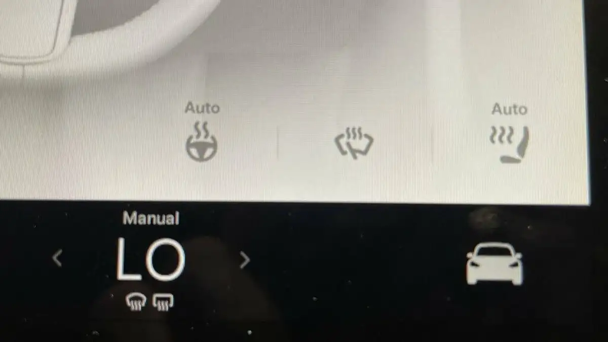 2022-tesla-model-y-e-long-range-big-23