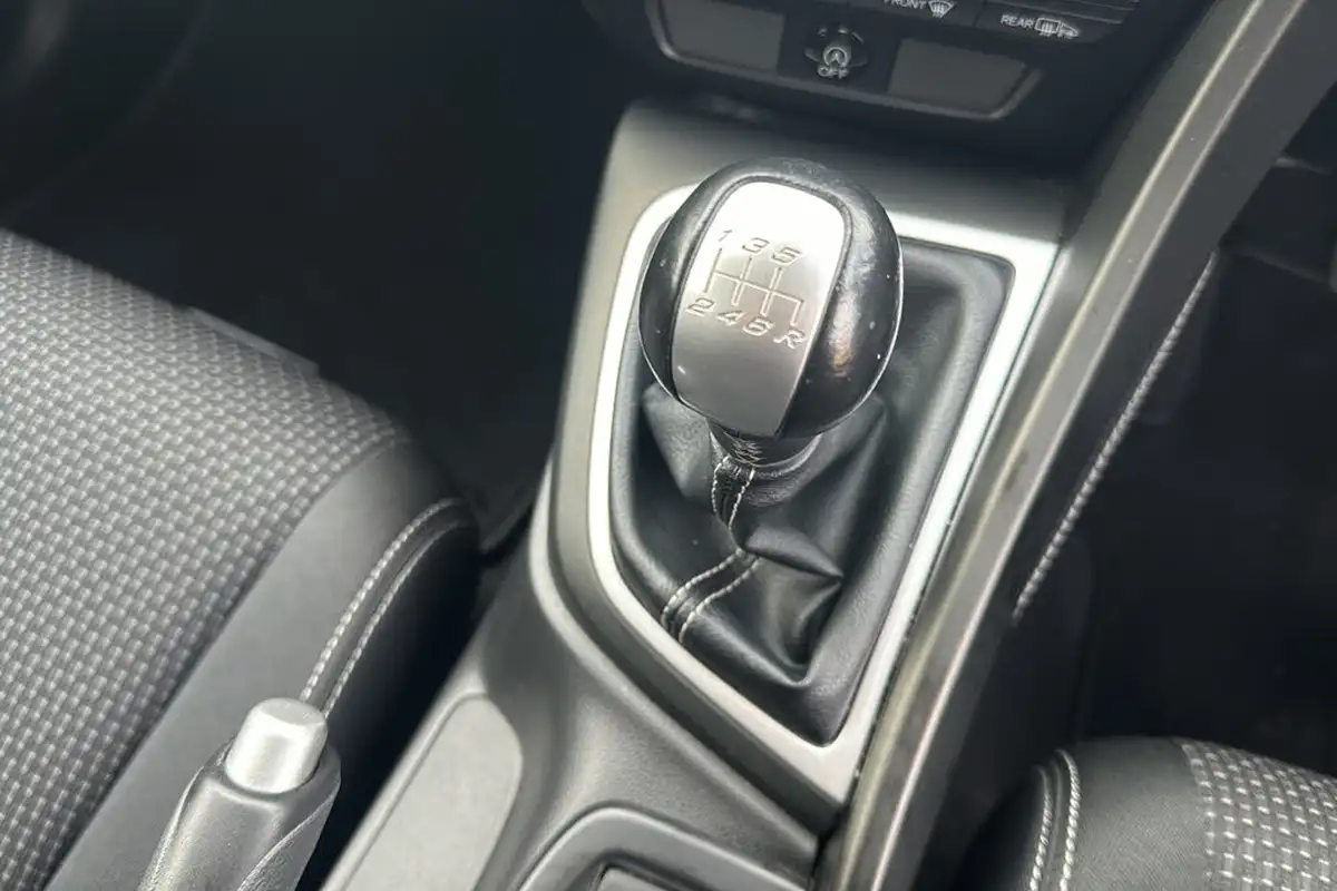 2017-honda-civic-18-i-vtec-se-plus-navi-ss-hatchback-big-12