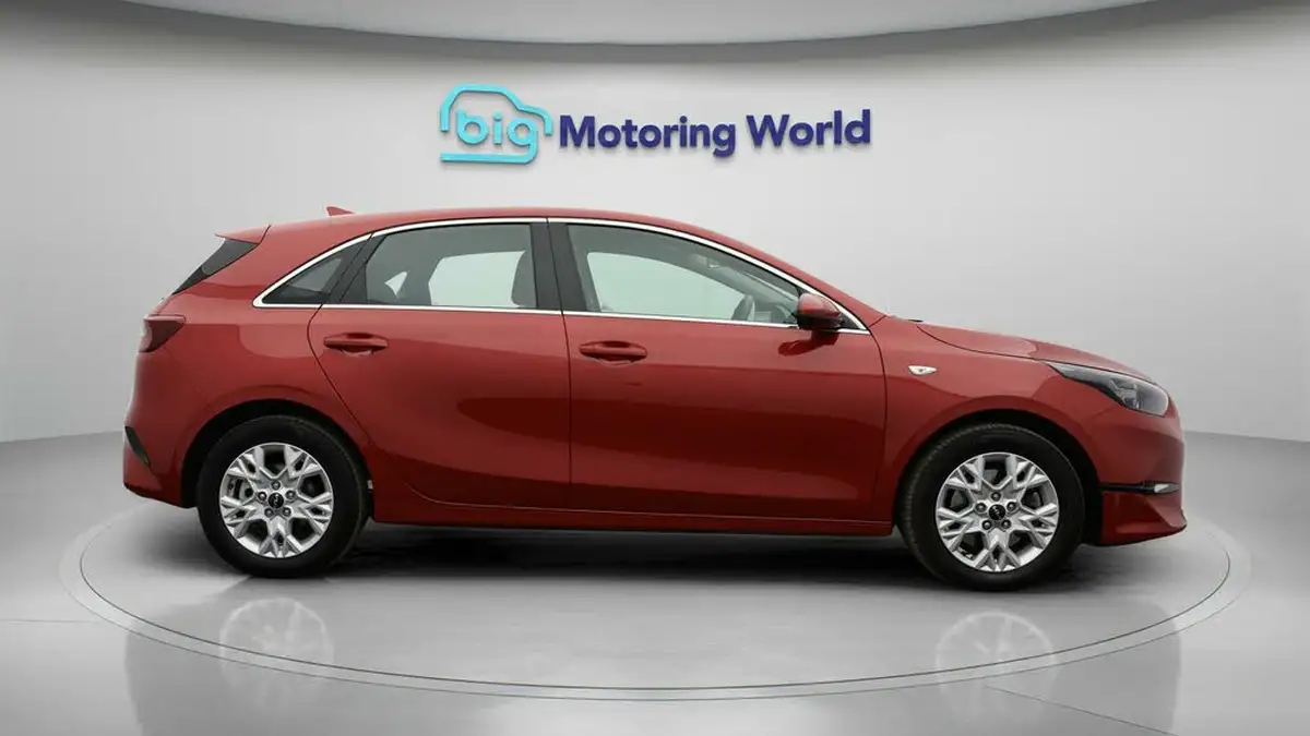 2023-kia-ceed-15-t-gdi-2-158bhp-hatchback-big-7