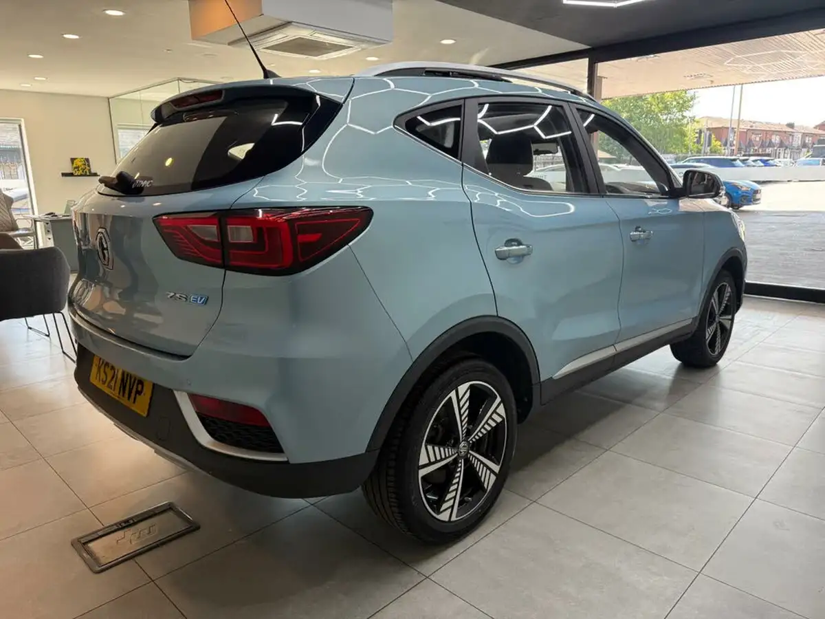 2021-mg-zs-suv-e-exclusive-ev-big-5