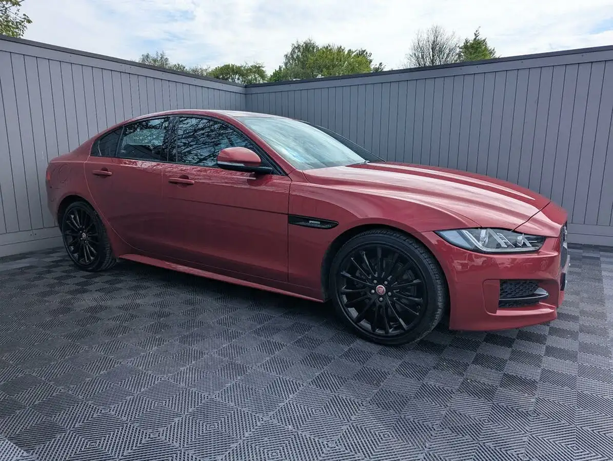2016-jaguar-xe-20d-r-sport-180ps-auto-big-0