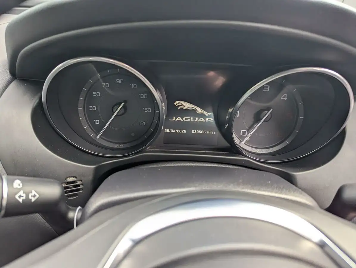 2016-jaguar-xe-20d-r-sport-180ps-auto-big-24