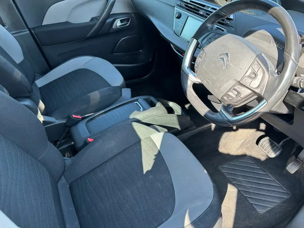 2014-citroen-c4-picasso-16e-hdi-exclusive-etg6-big-8