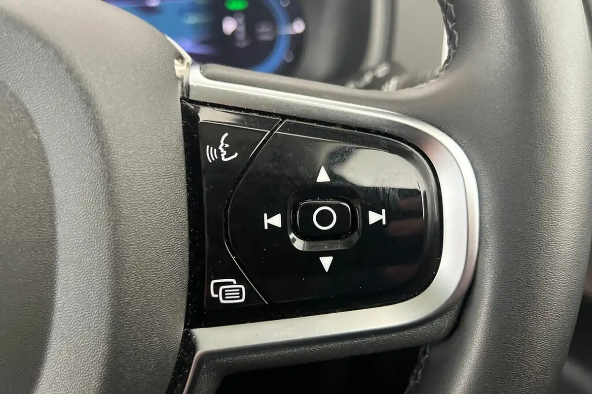 2024-volvo-xc90-20-t8-ultimate-dark-big-11