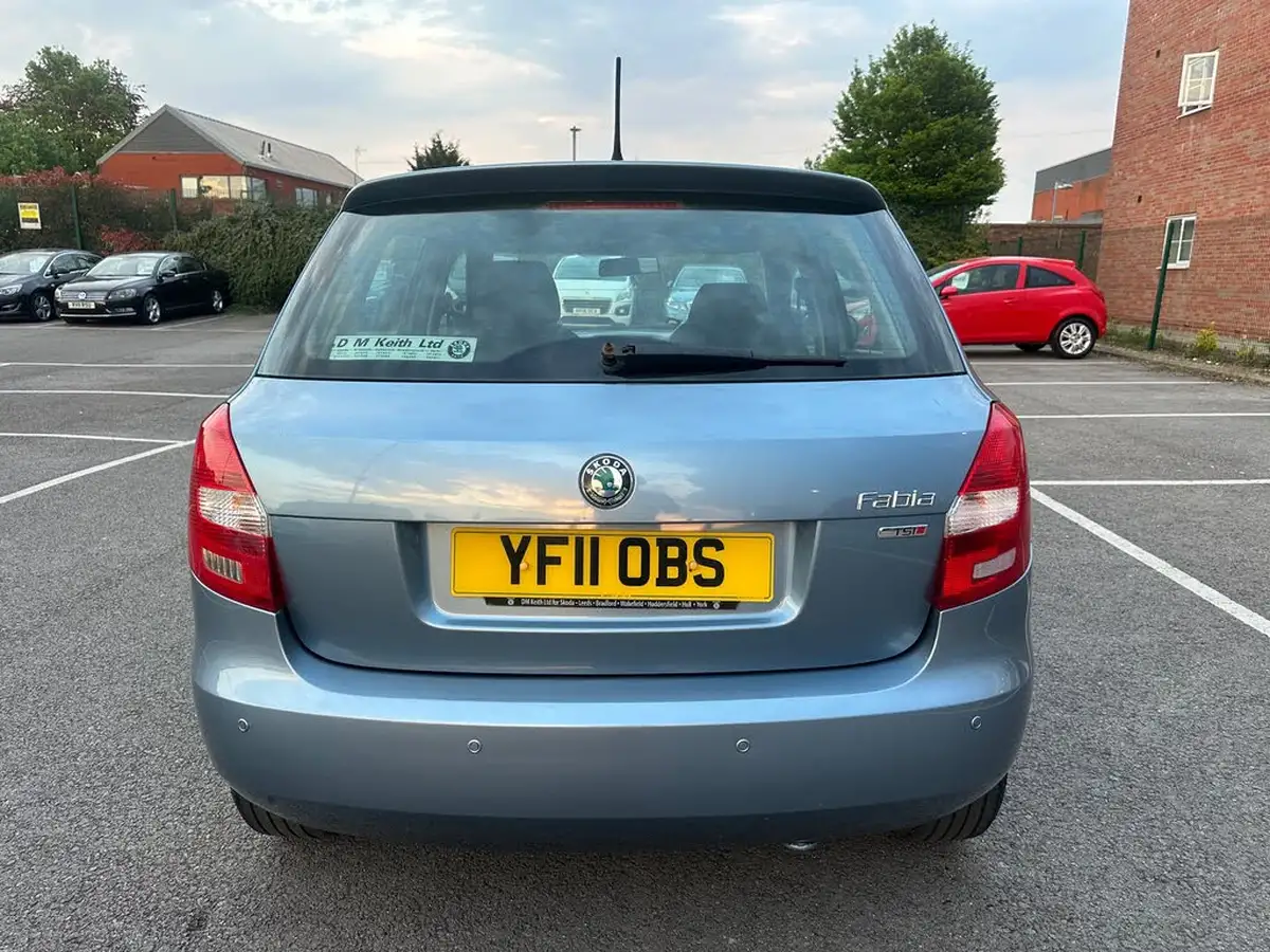 2011-skoda-fabia-12-se-105bhp-hatchback-1197cc-dsg-big-6