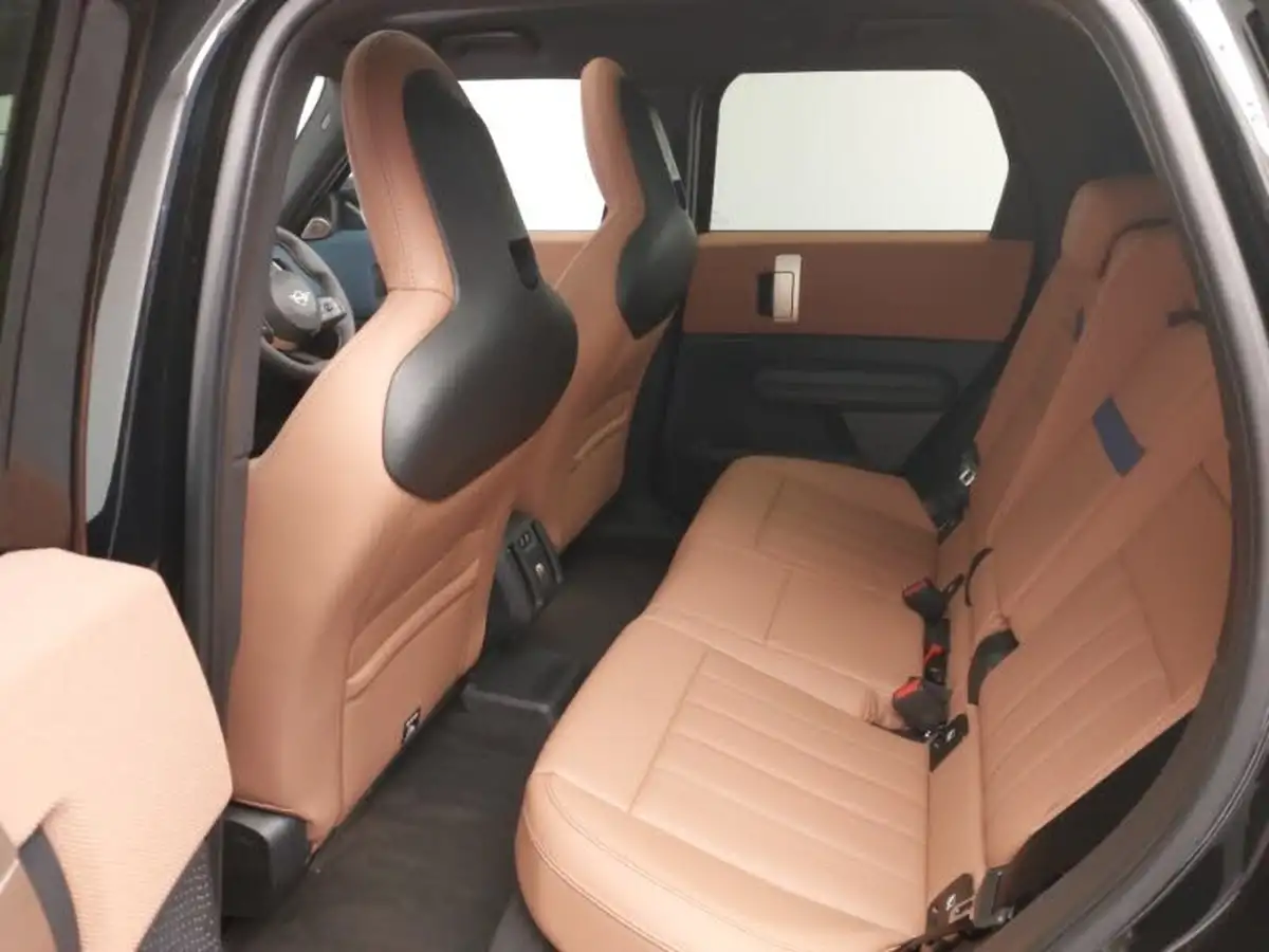 2024-mini-countryman-e-cooper-e-exclusive-big-11