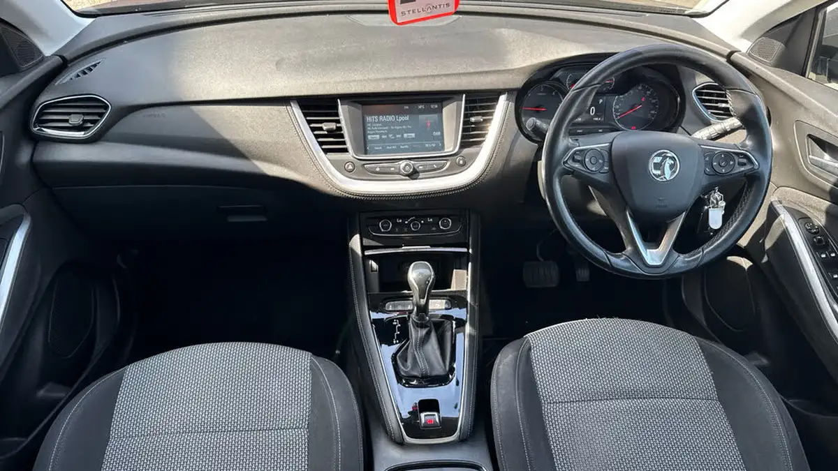 2018-vauxhall-grandland-x-16cdti-se-122ps-auto-big-3