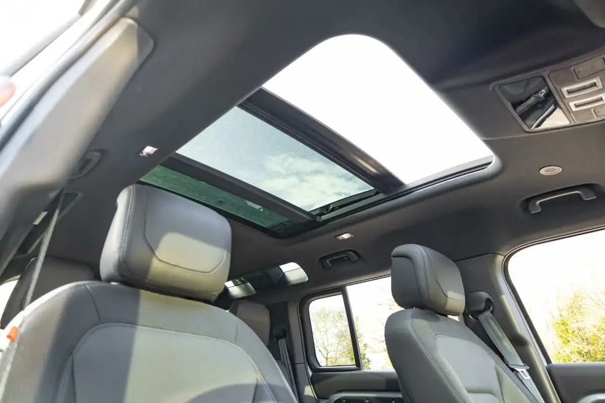 2023-land-rover-110-defender-30-d250-x-dynamic-se-big-9