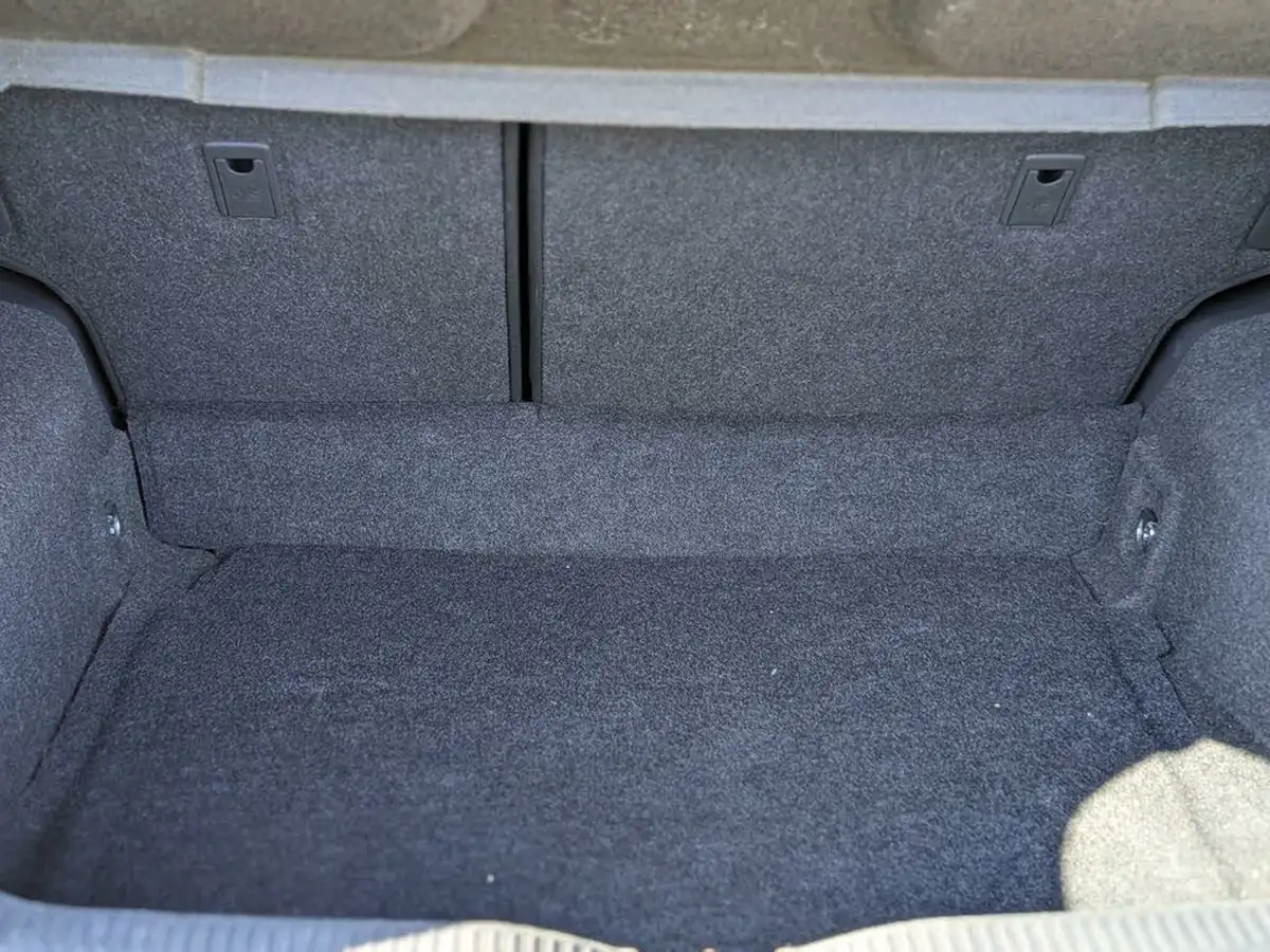 2008-toyota-auris-14-t2-5d-big-25