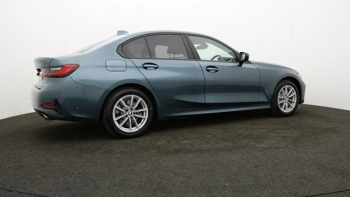 2019-bmw-3-series-20-330e-se-pro-big-26