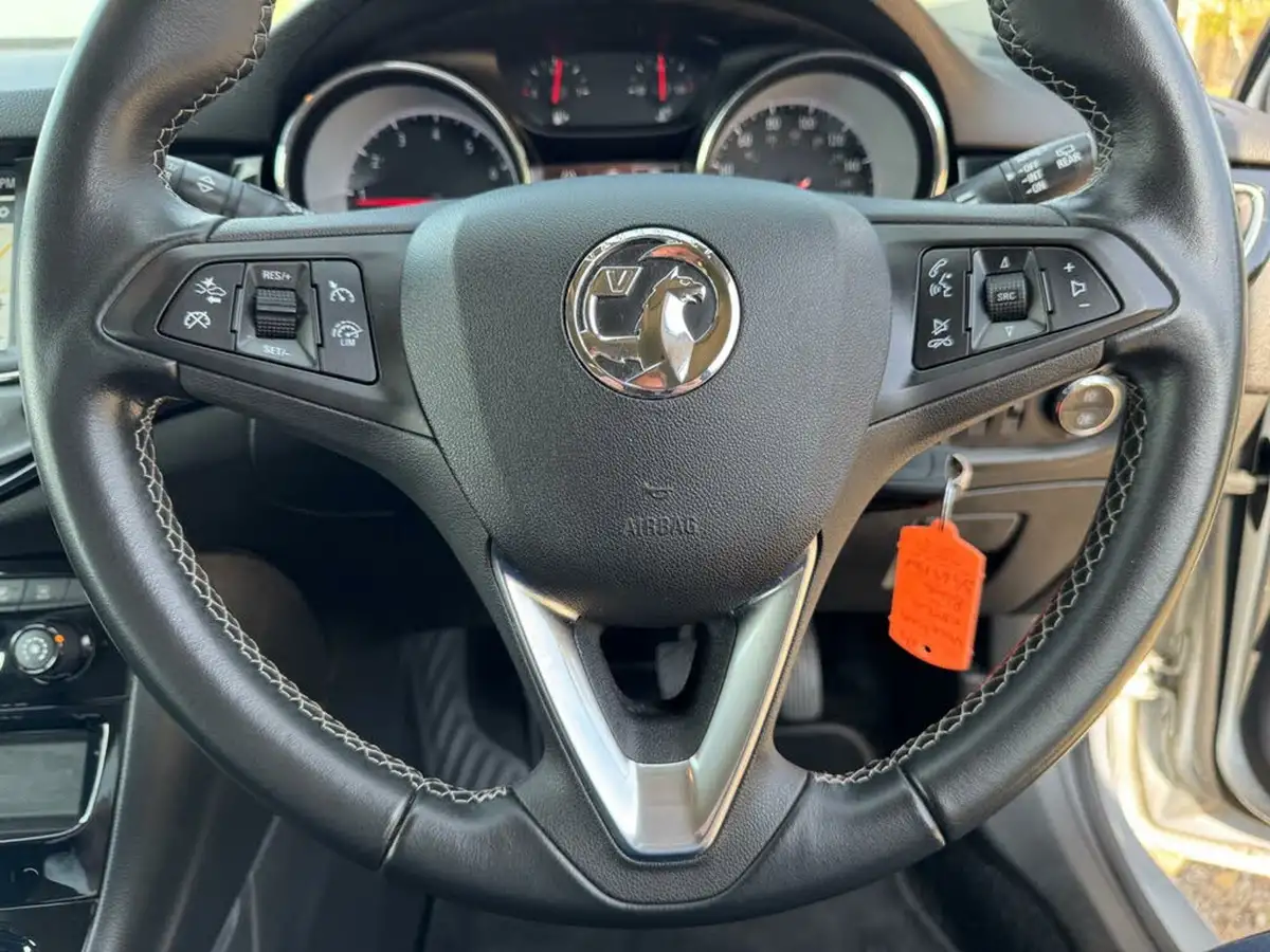 2019-vauxhall-astra-14i-16v-turbo-sri-nav-ss-hatchback-big-31