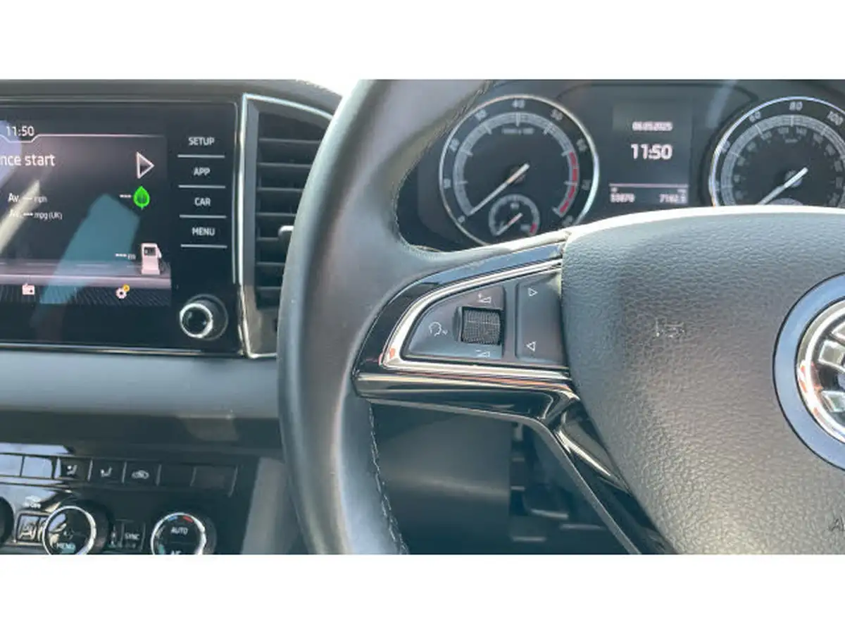 2018-skoda-karoq-15-tsi-se-act-big-16