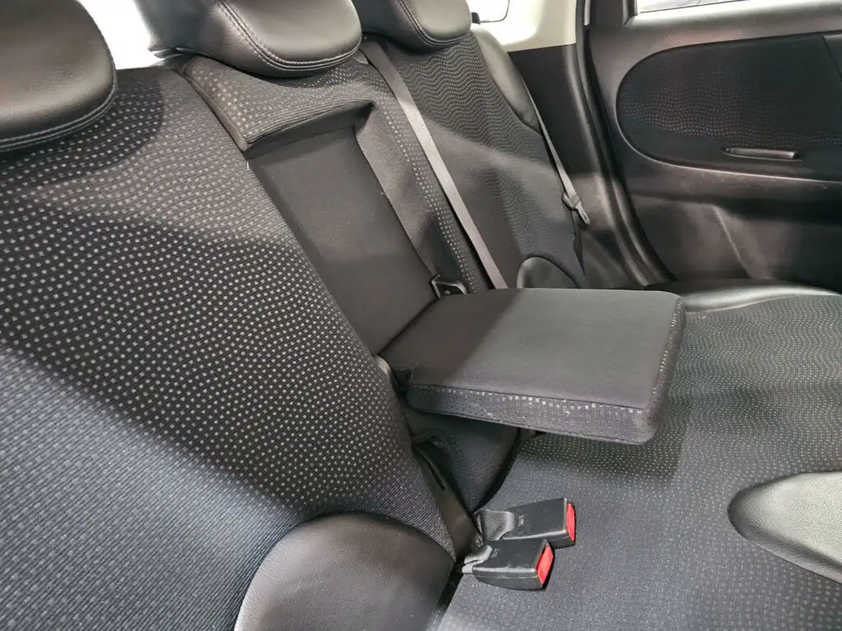 2012-nissan-note-14-n-tec-big-17