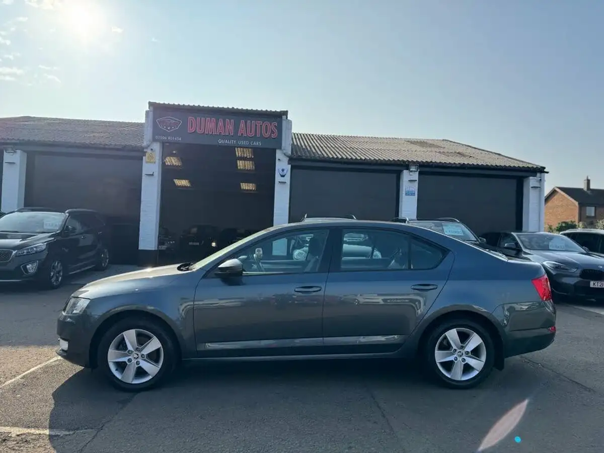 2014-skoda-octavia-20tdi-se-hatchback-big-3