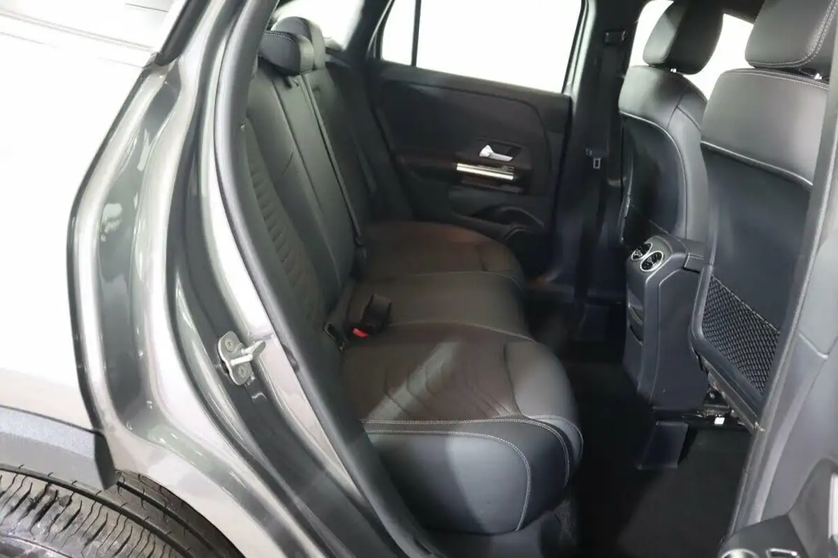 2023-mercedes-benz-gla-class-13-gla-200-sport-executive-station-wagon-big-13