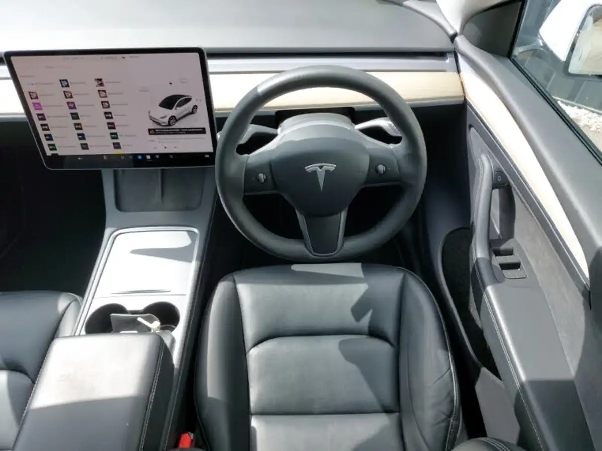 2023-tesla-model-y-e-rwd-big-6