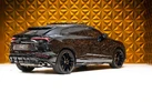 2022-lamborghini-urus-40-no-trim-small-7