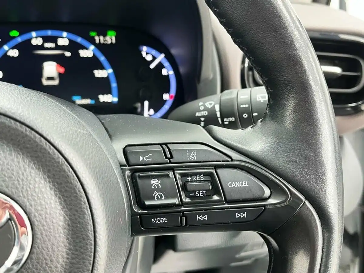 2022-toyota-yaris-cross-15-vvt-i-excel-awd-i-big-28