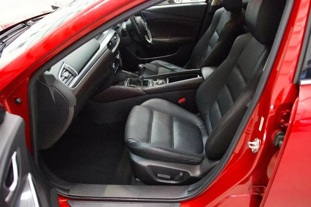 2017-mazda-mazda6-22td-sport-nav-150ps-skyactiv-d-tourer-5d-big-10
