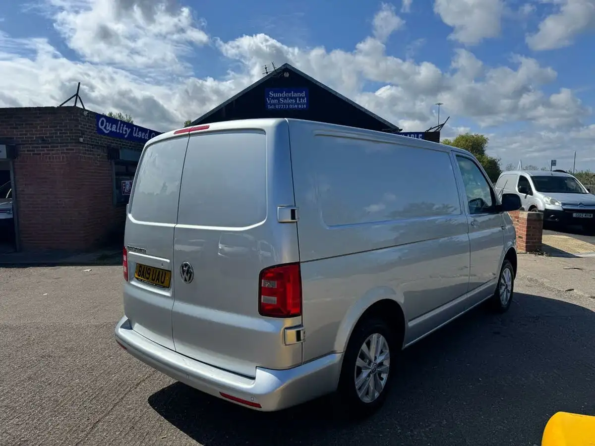 2019-volkswagen-transporter-20tdi-t28-highline-bmt-swb-102pseu6-big-3
