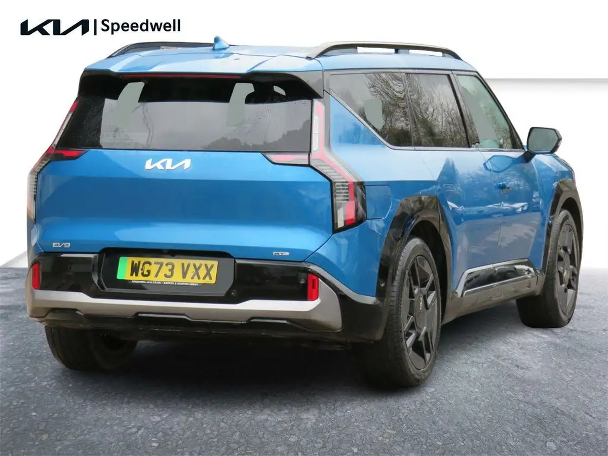 2024-kia-ev9-e-gt-line-s-7-big-4