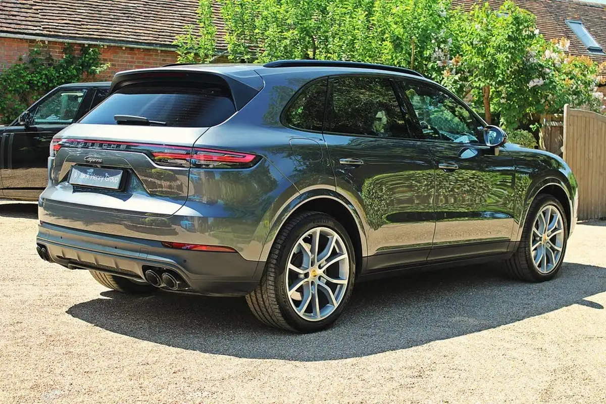 2020-porsche-cayenne-30-v6-e-hybrid-462ps-station-wagon-big-5
