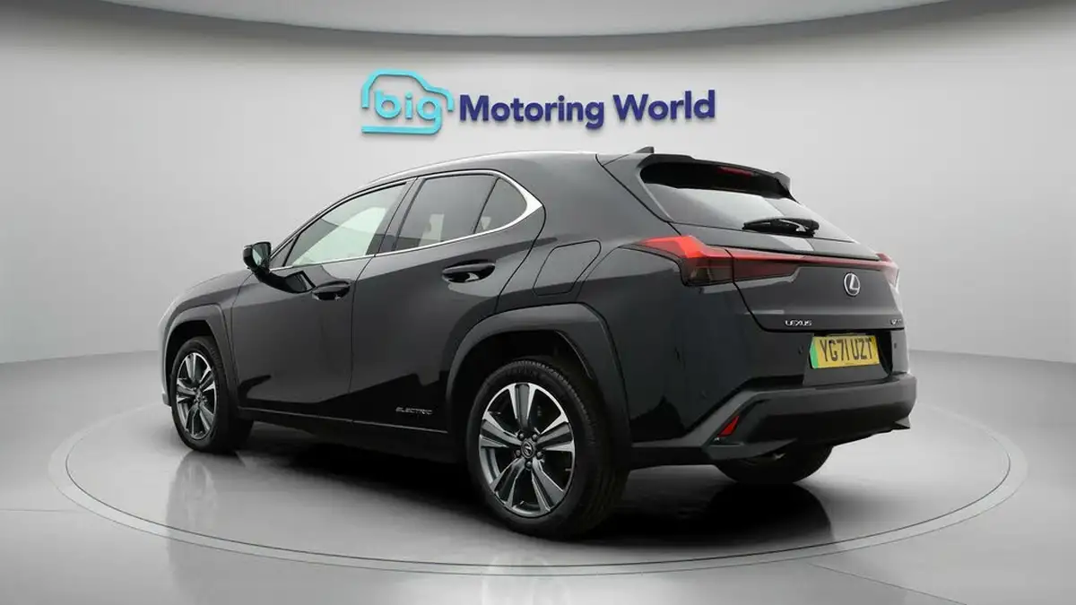 2021-lexus-ux-300e-e-ux-big-4