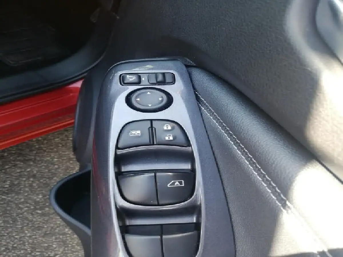 2022-nissan-juke-10-dig-t-n-connecta-big-9