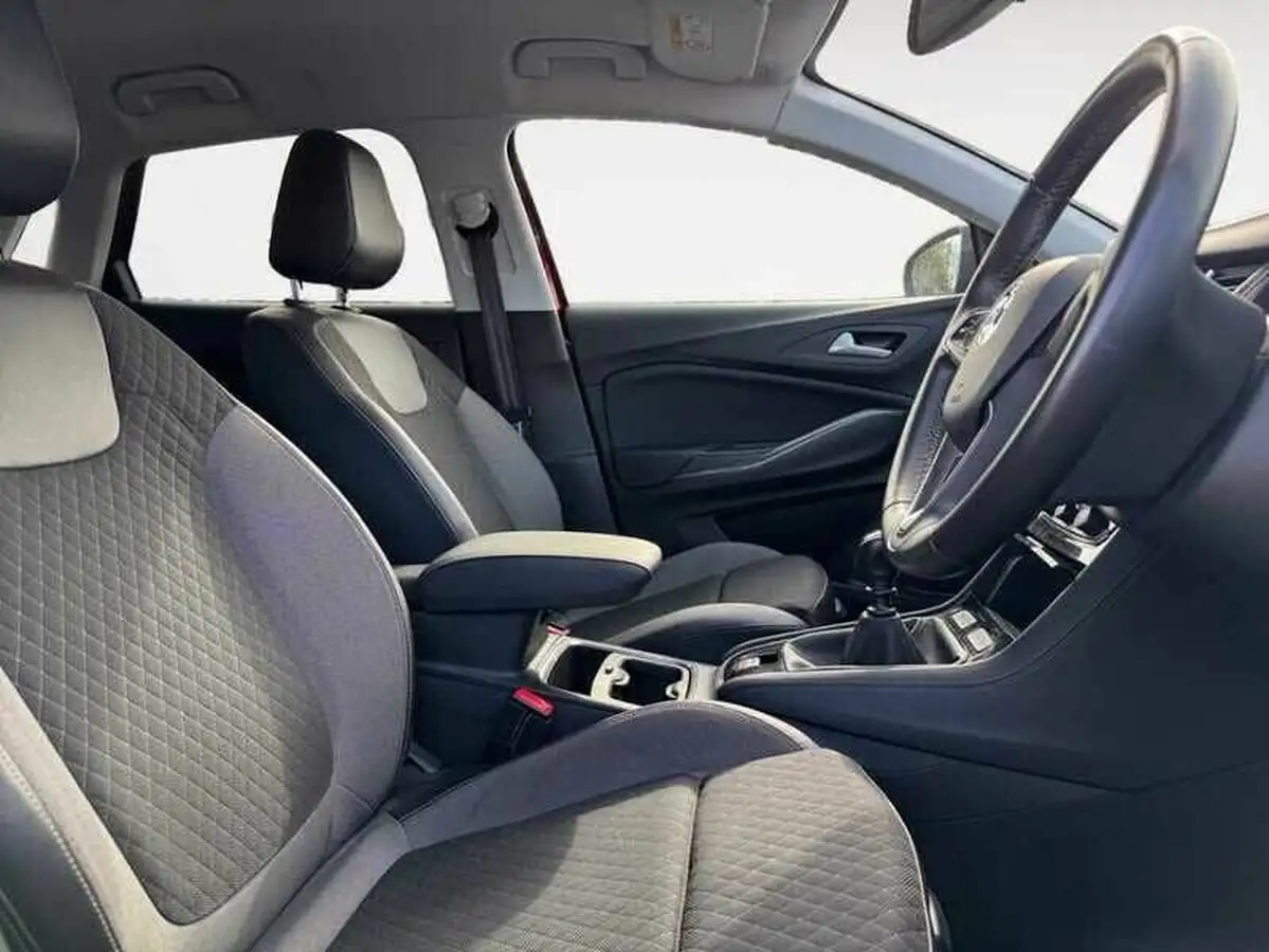2020-vauxhall-grandland-x-12-sri-nav-big-4