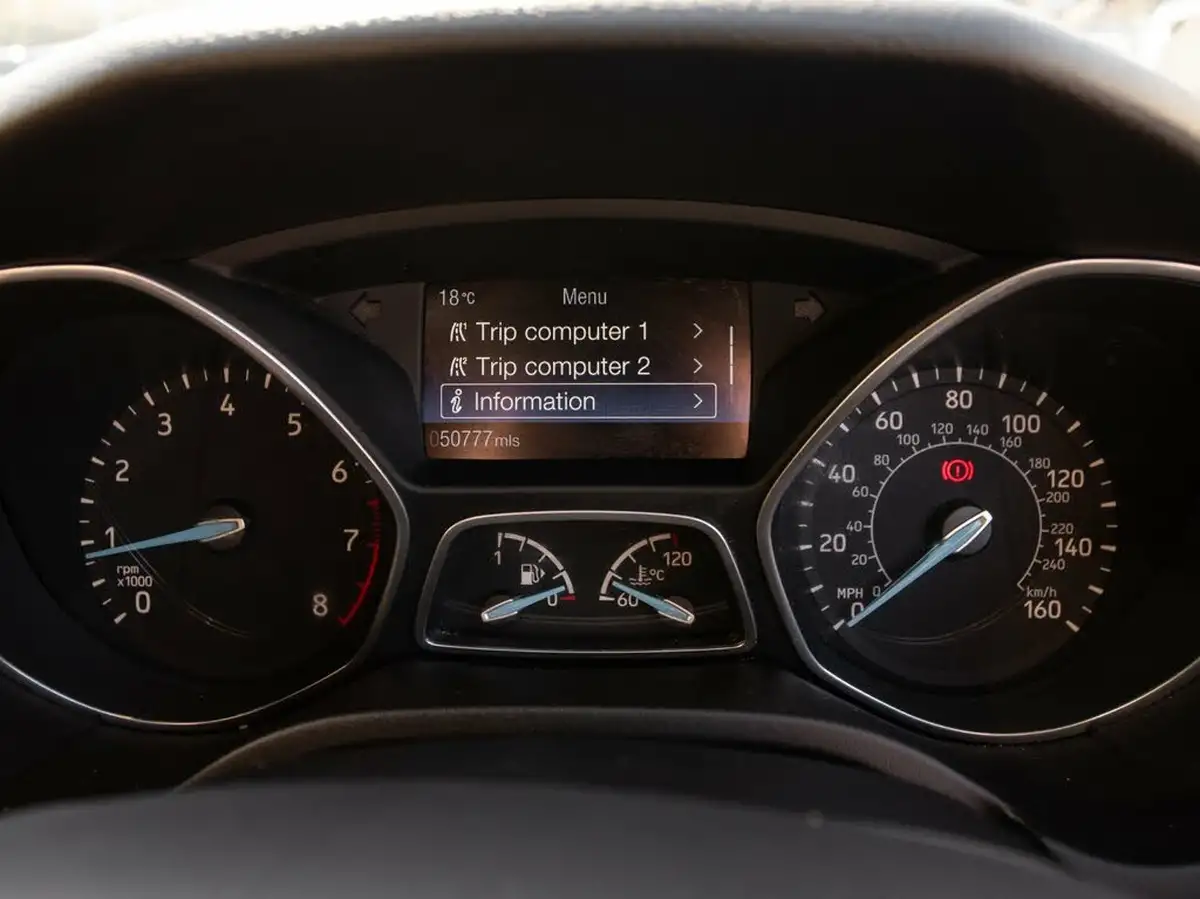 2018-ford-focus-10t-zetec-edition-125ps-hatchback-big-14