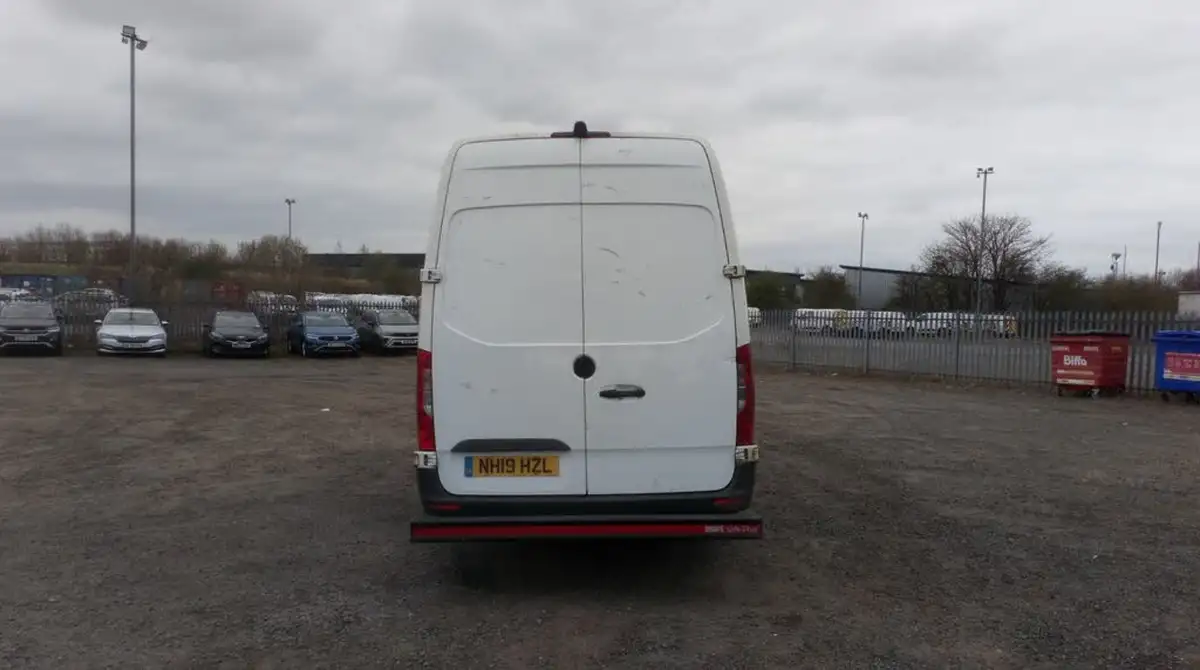 2019-mercedes-benz-sprinter-21cdi-314-l1h1-143pseu6c-panel-van-big-4