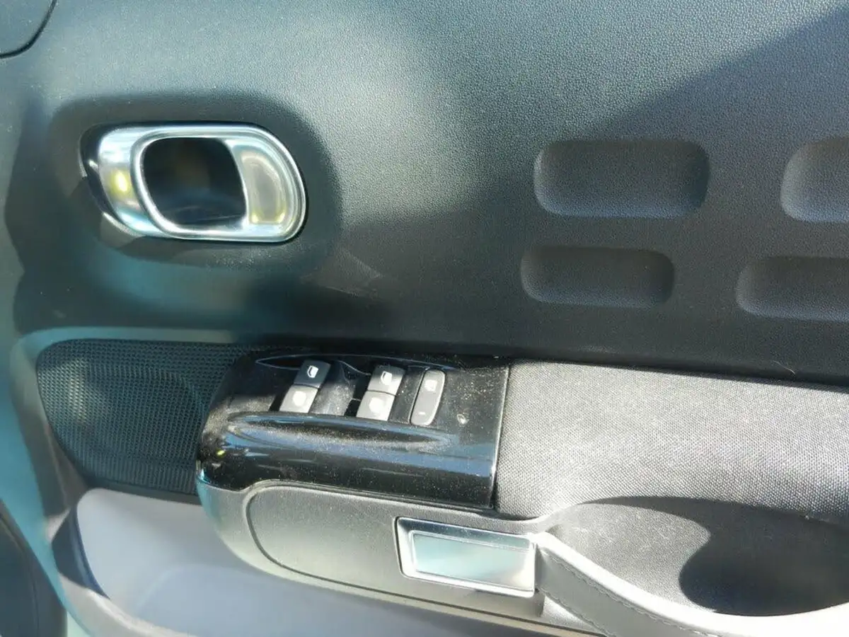 2018-citroen-c3-12-puretech-feel-82ps-big-10
