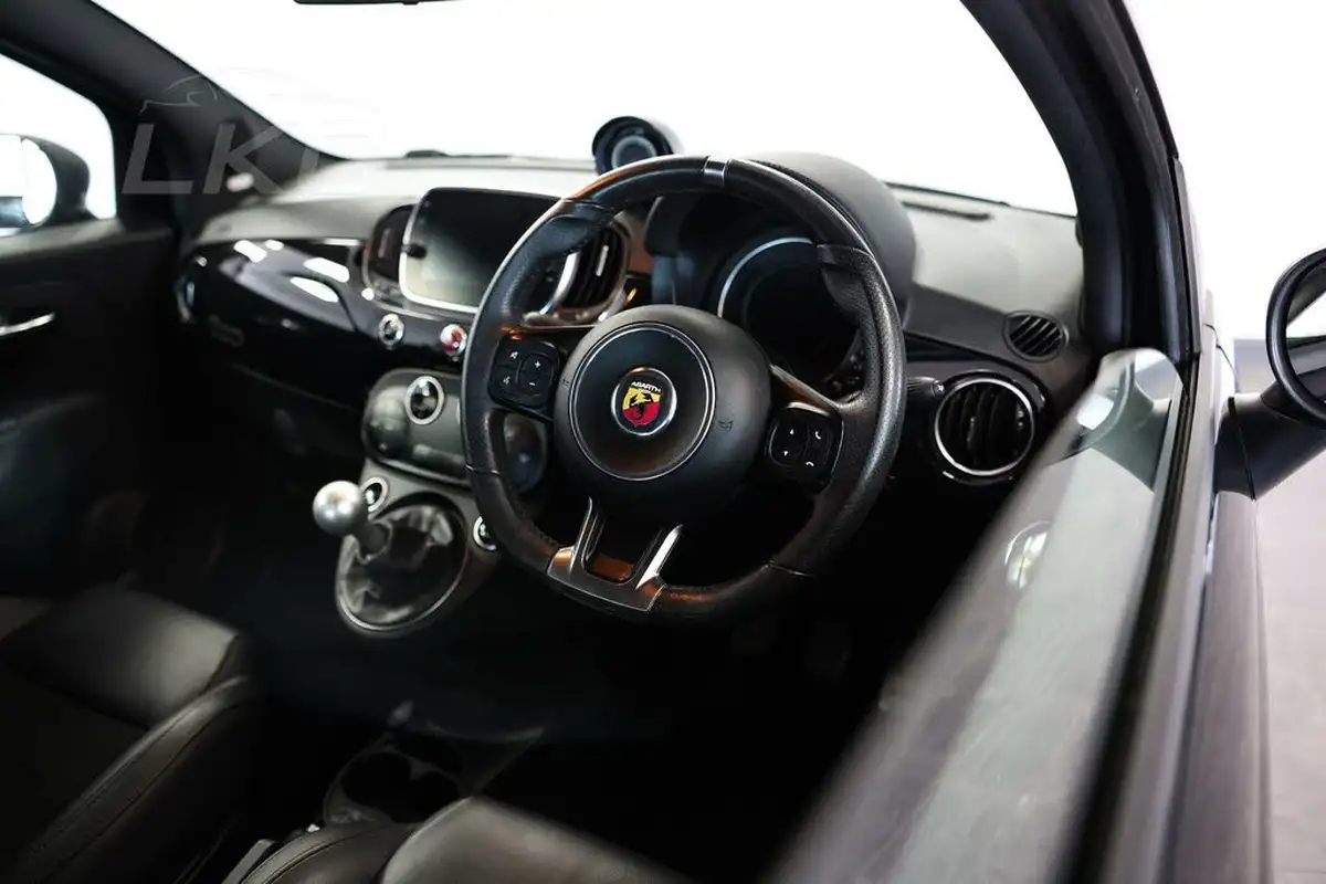 2021-abarth-595-14-tjet-scorpioneoro-big-2