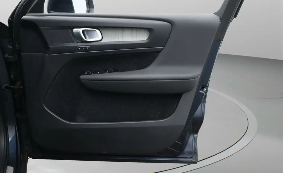 2020-volvo-xc40-20-b4-inscription-pro-big-15