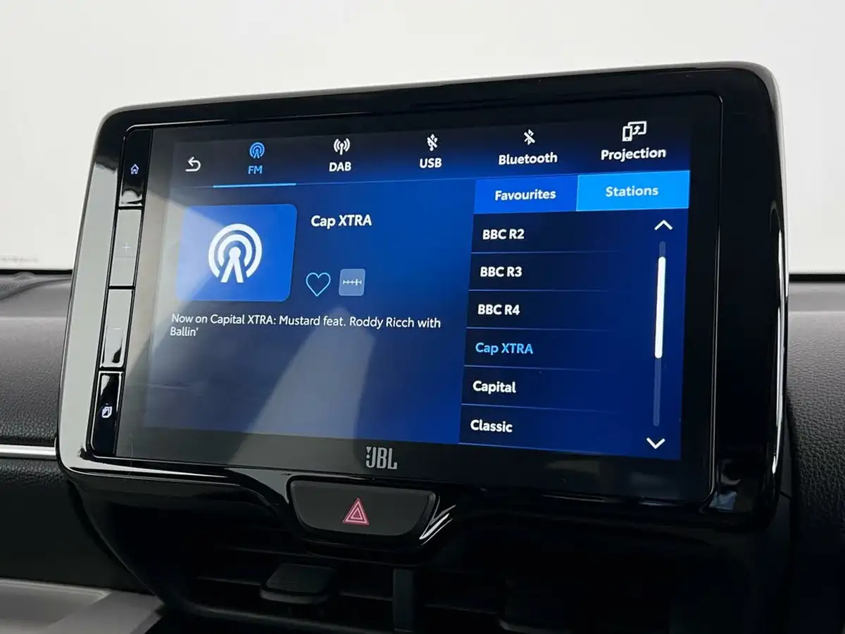 2022-toyota-yaris-cross-15-vvt-i-excel-city-packpan-roof-big-24